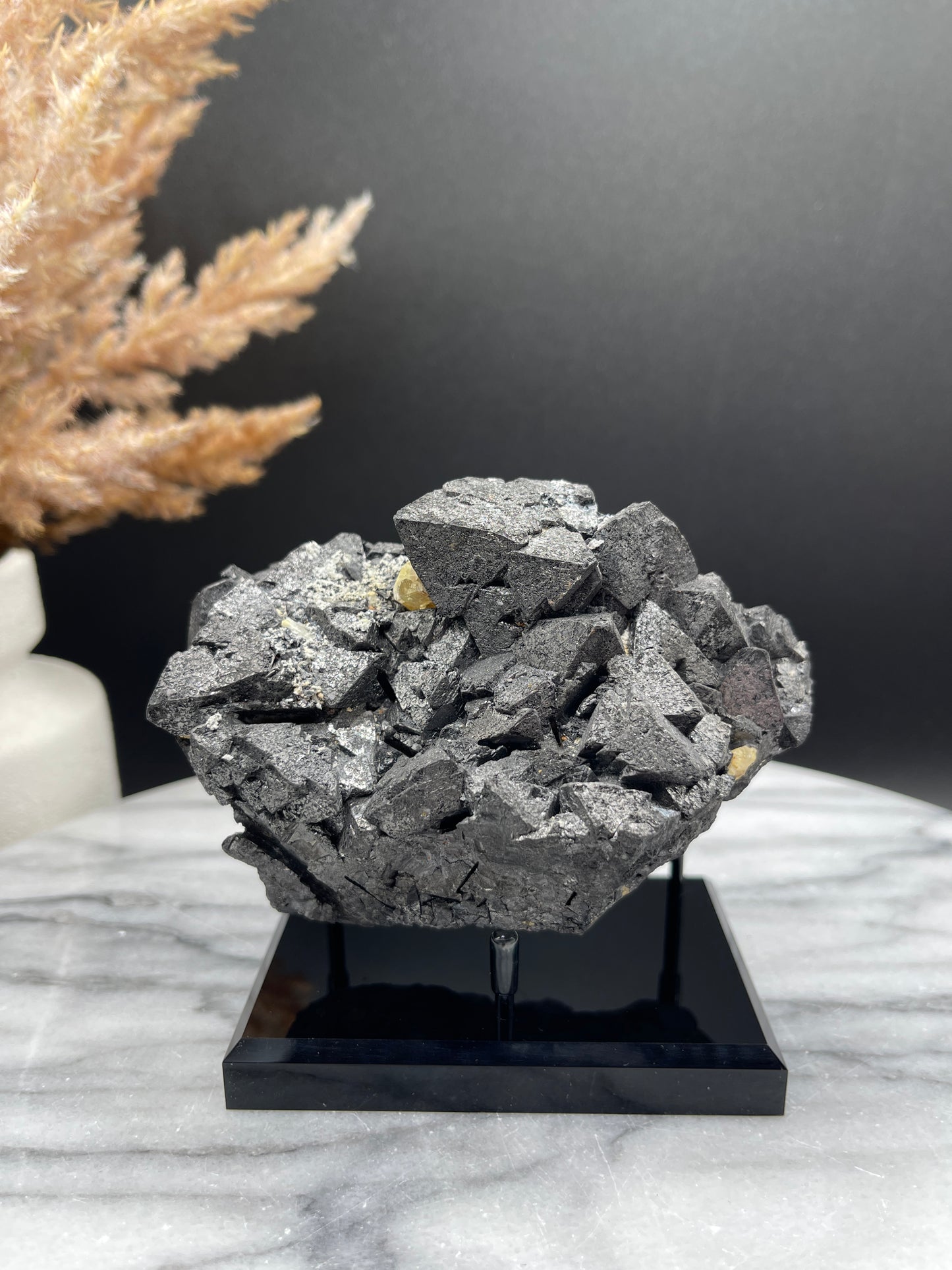 Magnetite with yellow apatite